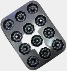 12-Hole Silicone Blossom Cake Mould